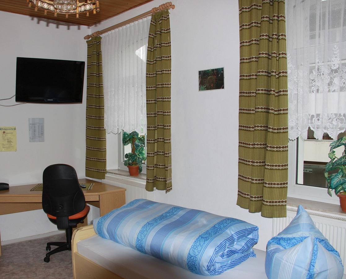 Hotel Bayerischer Hof Wiesau ภายนอก รูปภาพ