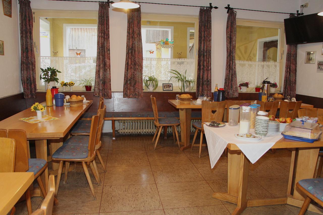 Hotel Bayerischer Hof Wiesau ภายนอก รูปภาพ